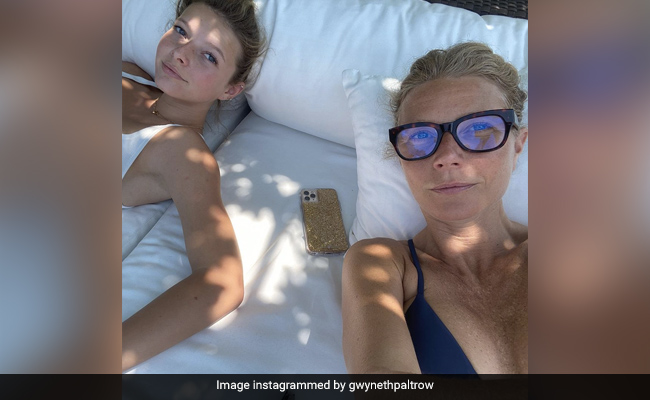 On Gwyneth Paltrow's Birthday Suit Pic, A Comment From Embarrassed Daughter
