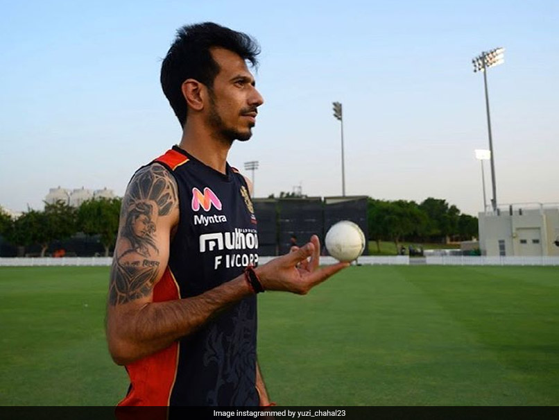 "Watch The Ball": Yuzvendra Chahal Gives AB De Villiers Batting Tips, Gets Trolled