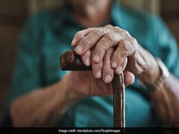 International Day Of Older Persons 2020: अंतरराष्ट्रीय वृद्ध दिवस की थीम के साथ जानें बुजुर्गों में होने वाली 8 सबसे आम बीमारियां! International Day Of Older Persons 2020: अंतरराष्ट्रीय वृद्ध दिवस की थीम के साथ जानें बुजुर्गों में होने वाली 8 सबसे आम बीमारियां!
