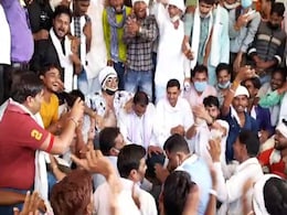 किसान बिल के खिलाफ अमृतसर,रोहतक में सड़कों पर उतरे किसान, हाथों में कृपाण; नारेबाजी कर किया सड़क जाम किसान बिल के खिलाफ अमृतसर,रोहतक में सड़कों पर उतरे किसान, हाथों में कृपाण; नारेबाजी कर किया सड़क जाम