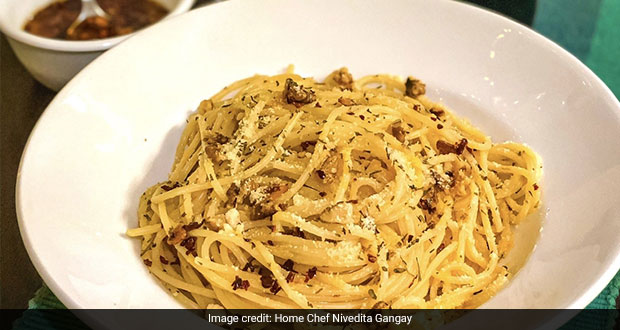 Watch: Mushroom Spaghetti Recipe: A Creamy Dish Made With Special Carbonara Sauce