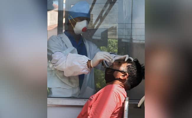 Coronavirus Update: भारत में एक दिन में 83,347 नए मामले, कुल मामले 56 लाख के पार Coronavirus Update: भारत में एक दिन में 83,347 नए मामले, कुल मामले 56 लाख के पार