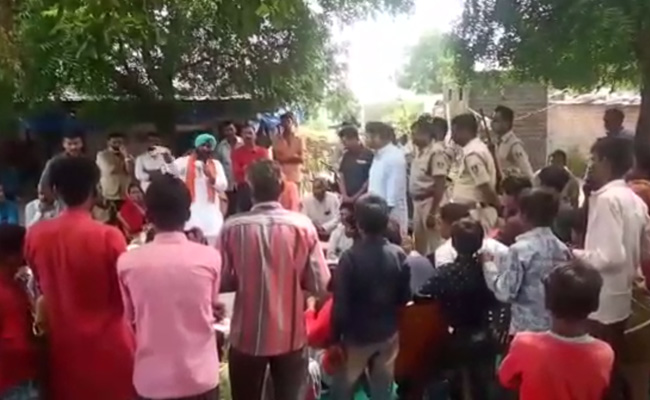 चुनावी सभा में शिवराज सरकार के मंत्री की कांग्रेस नेता ने हालत पतली कर दी