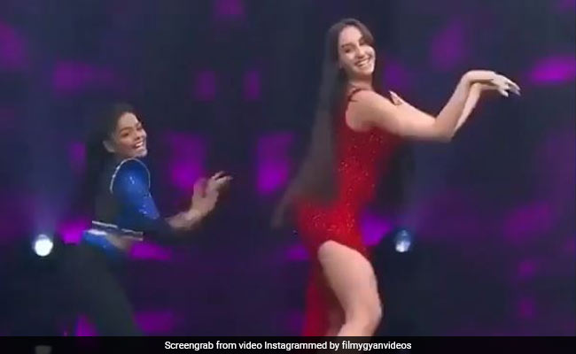 Nora Fatehi ने 'कमरिया' गाने पर किया धमाकेदार डांस, सोशल मीडिया पर Video ने मचाई धूम