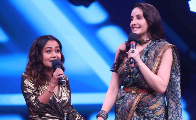 कोरियोग्राफर्स ने नेहा कक्कड़ के गाने पर किया स्पेशल एक्ट, इमोशनल हो गईं सिंगर