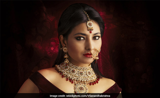 5 Traditional Kundan-Style Jewellery Sets No Bride Can Do Without