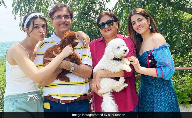 How To Chill Like The Sanons - Fab Pics From Kriti And Nupur's Family Getaway