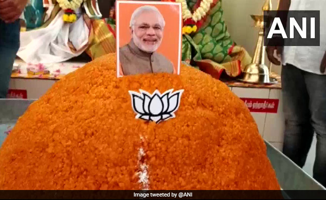 पीएम नरेंद्र मोदी के 70वें बर्थडे के पहले बीजेपी ने 'सेवा सप्‍ताह' पर किए कार्यक्रम, देखें Pics