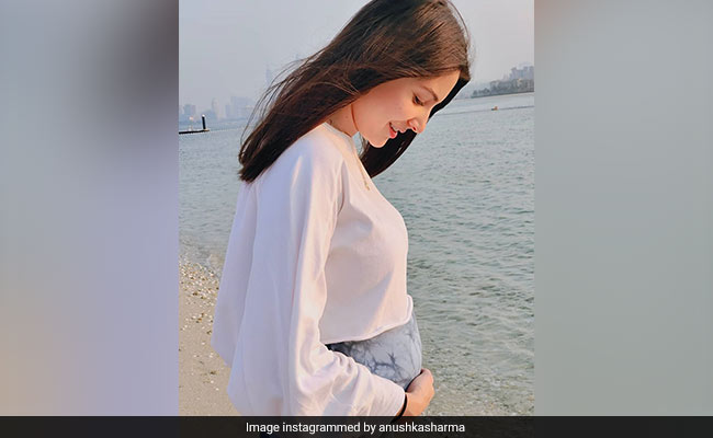 Guess What Satiated Mom-To-Be Anushka Sharma's Evening Cravings