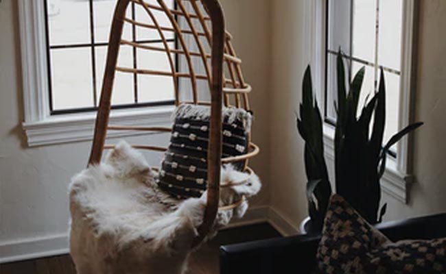 Lounge Away In These 7 Swing Chairs For Your Home