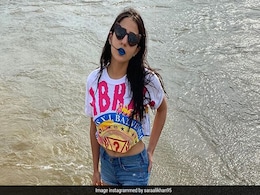 Sara Ali Khan ने लहरों के बीच यूं दिया पोज, एक्ट्रेस की लिपस्टिक देख Aamir Khan की बेटी ने किया ये कमेंट Sara Ali Khan ने लहरों के बीच यूं दिया पोज, एक्ट्रेस की लिपस्टिक देख Aamir Khan की बेटी ने किया ये कमेंट