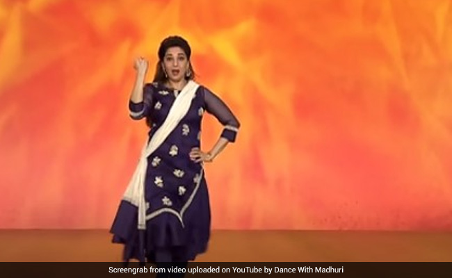 Madhuri Dixit ने 'मेरा पिया घर आया' पर किया जोरदार डांस, 13 करोड़ से ज्यादा बार देखा गया Video