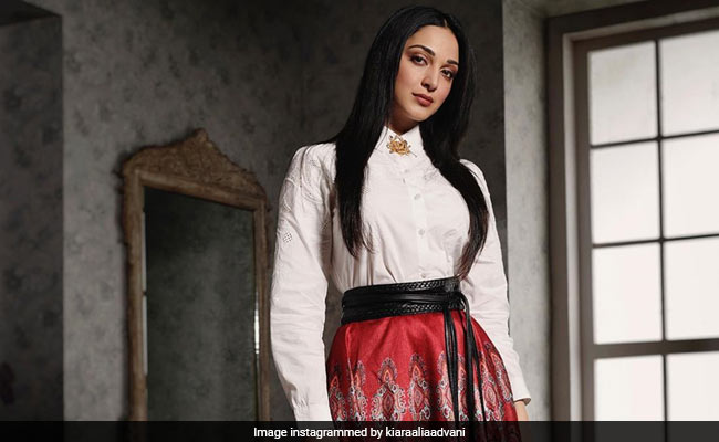 Make Way For Indo-Western Fashion With These Stylish Clothing Pieces
