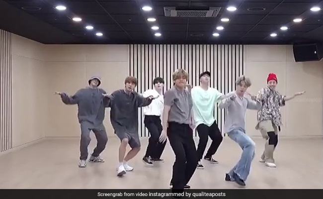 K-Pop Band BTS Grooves To '<i>Chadti Jawani</i>' In This ROFL Video