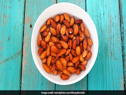 Are Soaked Almonds Really Better Than Roasted Ones? Let's Find Out Are Soaked Almonds Really Better Than Roasted Ones? Let's Find Out
