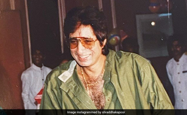 On "Superhero" Dad Shakti Kapoor's Birthday, Shraddha And Siddhanth Kapoor Share Throwback Bonanza