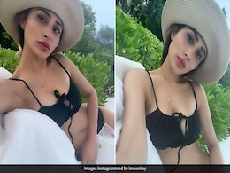 Mouni Roy's Black Bikini Look Says Foot Loose And Fancy Free Like Nothing Else Mouni Roy's Black Bikini Look Says Foot Loose And Fancy Free Like Nothing Else