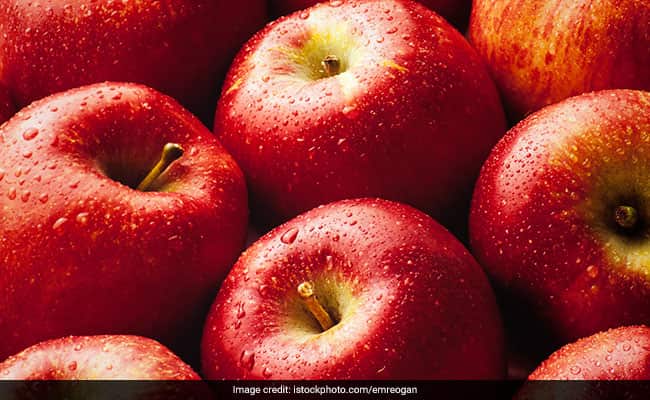 Disadvantages Of Apples: सेब खाने से हो सकती हैं ये 5 गंभीर समस्याएं, कम लोग ही जानते हैं इस फल के नुकसान!