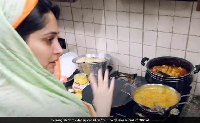 Dipika Kakar ने पापा के लिए बनाया चिकन कोरमा, शोएब इब्राहिम Video शेयर कर बोले- ससुरजी घर आय...