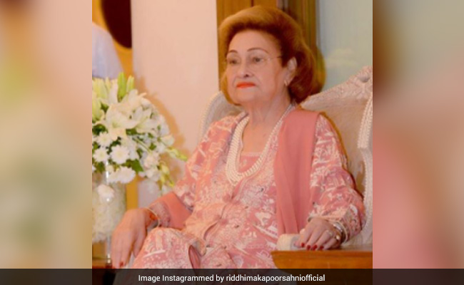 Kareena, Karisma And Riddhima Remember Grandmother Krishna Raj Kapoor On Her Death Anniversary