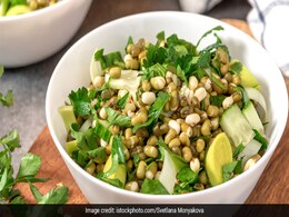 Moong Dal In Diabetes: शुगर लेवल कम करने में मददगार है मूंग दाल, ऐसे इस्तेमाल कर डायबिटीज को भी रख सकते हैं कंट्रोल Moong Dal In Diabetes: शुगर लेवल कम करने में मददगार है मूंग दाल, ऐसे इस्तेमाल कर डायबिटीज को भी रख सकते हैं कंट्रोल