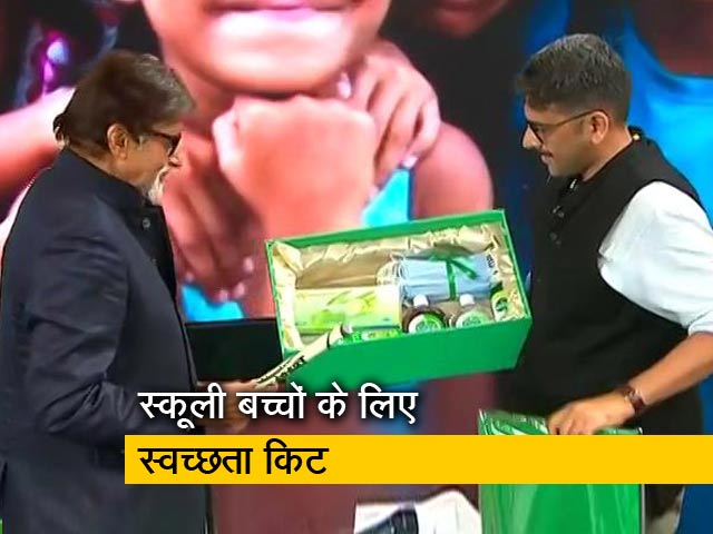 कोरोना संकट से बचने के लिए स्कूली बच्चों के लिए स्वच्छता किट