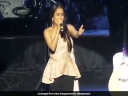 नेहा कक्कड़ का थ्रोबैक Video हुआ वायरल, सिंगर बोलीं- गाने मेरे ही तू गावेगा... नेहा कक्कड़ का थ्रोबैक Video हुआ वायरल, सिंगर बोलीं- गाने मेरे ही तू गावेगा...