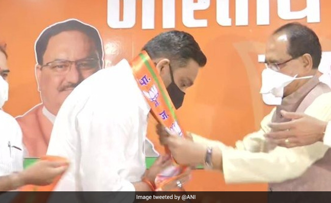 Ahead Of Madhya Pradesh Bypolls, Congress MLA Joins BJP
