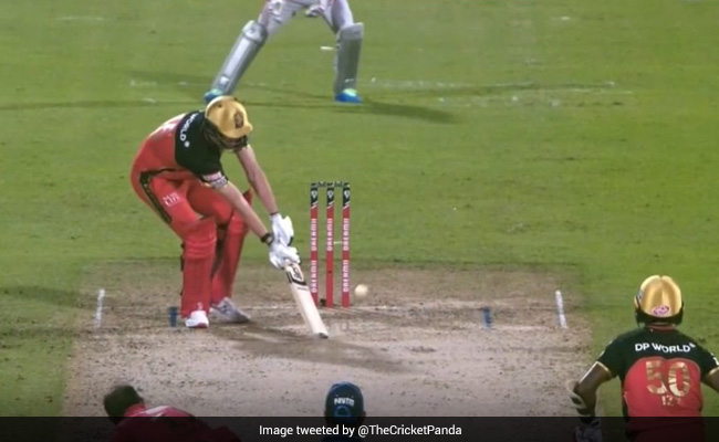 RCB vs KXIP: क्रिस मॉरिस ने स्टंप छोड़कर ऐसे मारा चौका , मोहम्मद शमी को यकीन नहीं हुआ..देखें Video