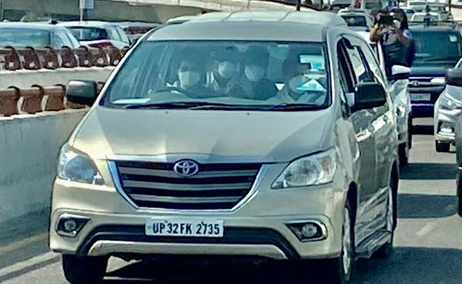 Rahul Gandhi Beside, Priyanka Gandhi Takes The Wheel For Hathras Visit