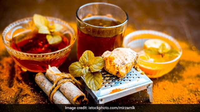 Ginger tea and other anti-inflammatory foods can help reduce inflammation of the acne
