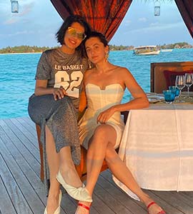 When In Maldives, Taapsee Pannu And Her Sister Shagun Chill Like This