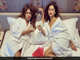 निया शर्मा और क्रिस्टल डिसूजा ने करवाया ग्लैमरस फोटोशूट, तो एक्ट्रेस बोलीं- क्यूटीज...देखें Photo निया शर्मा और क्रिस्टल डिसूजा ने करवाया ग्लैमरस फोटोशूट, तो एक्ट्रेस बोलीं- क्यूटीज...देखें Photo