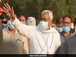 क्या बिहार के चुनाव प्रचार में नीतीश कुमार से दूरी बना रही बीजेपी! संकेत तो यही कहते हैं... क्या बिहार के चुनाव प्रचार में नीतीश कुमार से दूरी बना रही बीजेपी! संकेत तो यही कहते हैं...