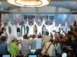 बिहार में सत्तारूढ़ महागठबंधन ने कर्नाटक चुनाव परिणाम आने के बाद जश्न मनाया बिहार में सत्तारूढ़ महागठबंधन ने कर्नाटक चुनाव परिणाम आने के बाद जश्न मनाया