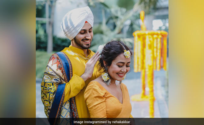 More Stunning Pics From Neha Kakkar And Rohanpreet Singh's <I>Haldi</i> Ceremony