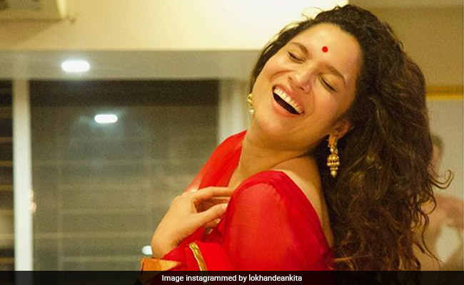 Ankita Lokhande ने लाल सूट में शेयर की Photos, बोलीं- अंत में लोग आपको वैसे भी जज ही करेंगे, इसलिए...