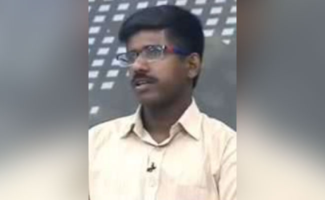 मजदूर के बेटे ने पास किया UPSC, नौकरी के साथ ऐसे की थी तैयारी