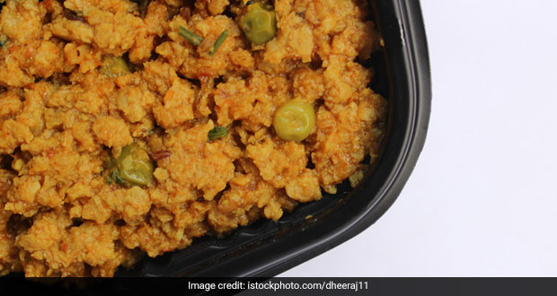 High Protein Diet: How To Make Moong Dal And Matar Ka Dulma
