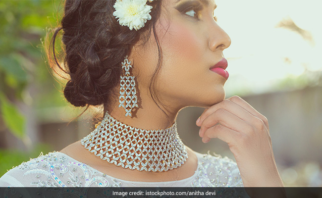 All That Glitters Are These Sparkly Jewellery Sets
