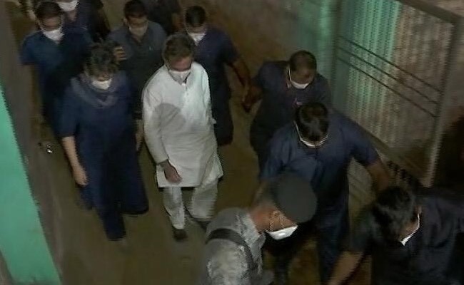 यूपी बॉर्डर पर हाई ड्रामा के बाद राहुल गांधी, प्रियंका ने हाथरस में पीड़िता के परिवार से की मुलाकात