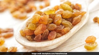 Should You Start Your Day With Soaked Raisins? All Health Benefits Listed