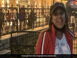 शिमला की सड़कों पर यूं धमाचौकड़ी मचाती नजर आईं निया शर्मा, देखें मजेदार Video शिमला की सड़कों पर यूं धमाचौकड़ी मचाती नजर आईं निया शर्मा, देखें मजेदार Video