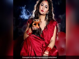 Rashami Desai ने रेड साड़ी और मांग में सिंदूर लगाकर बंगाली लुक में कराया Photoshoot, Viral हुआ Video Rashami Desai ने रेड साड़ी और मांग में सिंदूर लगाकर बंगाली लुक में कराया Photoshoot, Viral हुआ Video