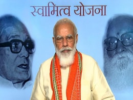पीएम मोदी ने शुरू की 'स्वामित्व योजना', बैकड्रॉप में लगा था जेपी और नानाजी देशमुख का फोटो पीएम मोदी ने शुरू की 'स्वामित्व योजना', बैकड्रॉप में लगा था जेपी और नानाजी देशमुख का फोटो