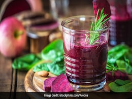 Weight Loss Drink : रोजाना गाजर के साथ इन चीजों को मिलाकर पीएंगे, तो वजन कम होने के साथ त्वचा करेगी ग्लो Weight Loss Drink : रोजाना गाजर के साथ इन चीजों को मिलाकर पीएंगे, तो वजन कम होने के साथ त्वचा करेगी ग्लो