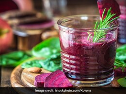 स्किन को ग्लोइंग बनाने के लिए अपने रूटीन में शामिल करें ये लाल ड्रिंक, शीशे की तरह चमकेगी स्किन स्किन को ग्लोइंग बनाने के लिए अपने रूटीन में शामिल करें ये लाल ड्रिंक, शीशे की तरह चमकेगी स्किन