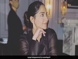 सोनम कपूर ने फैंस से पूछी उनकी फेवरेट बॉलीवुड हॉरर फिल्म, जवाब मिला- पापी गुड़िया... सोनम कपूर ने फैंस से पूछी उनकी फेवरेट बॉलीवुड हॉरर फिल्म, जवाब मिला- पापी गुड़िया...