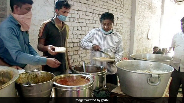 Shyam Rasoi Food Stall: जानें दिल्ली में कहां मिलती है सिर्फ 1 रुपये में भोजन की थाली?