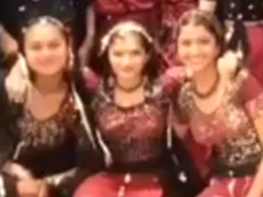 Can You Spot Anushka Sharma In This Throwback Pic From Her School Days?